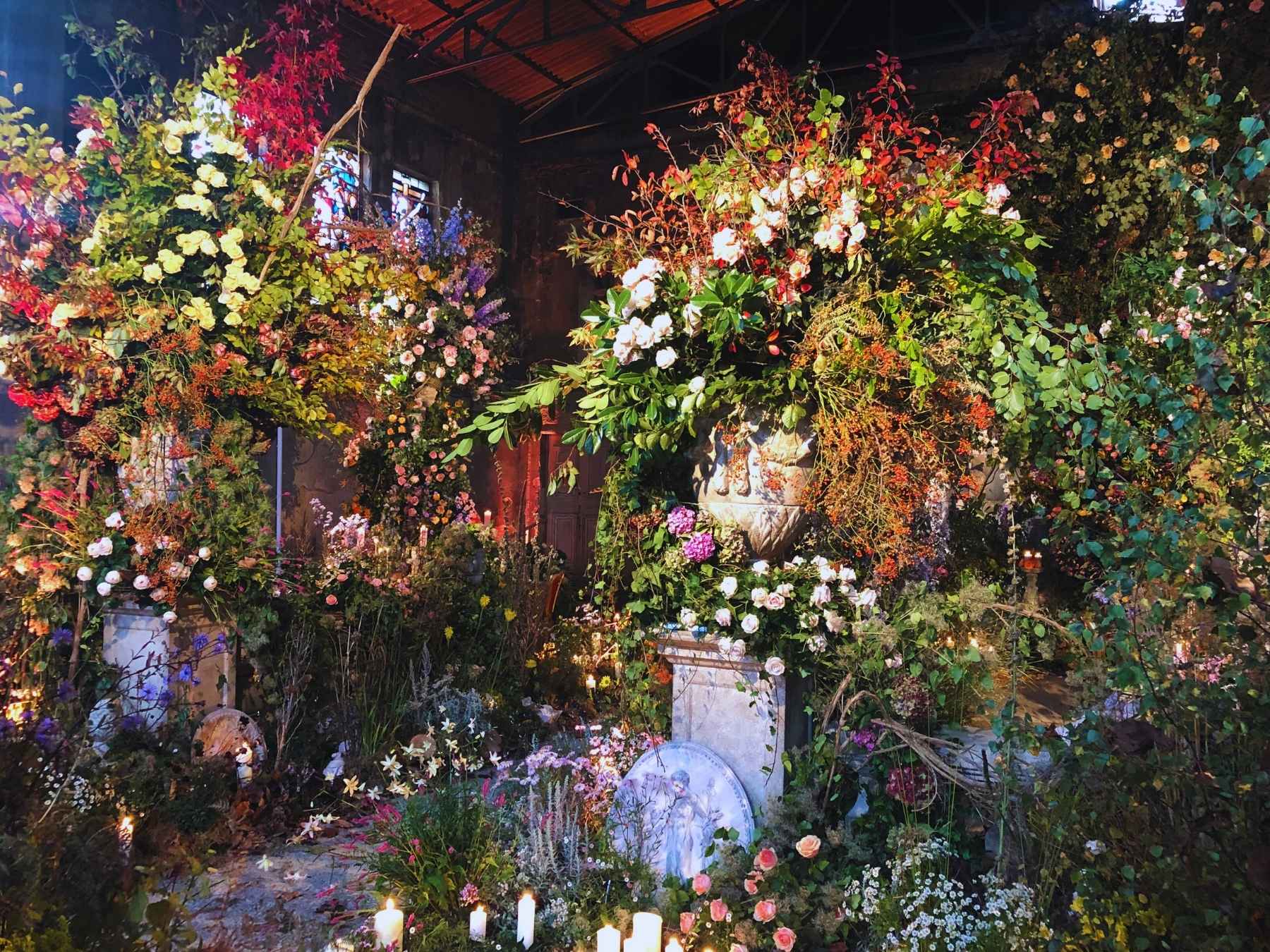Sculptural focal point – stage, installation or altar